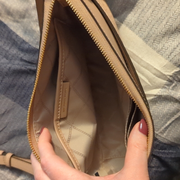 Michael Kors - Picture 3 of 4